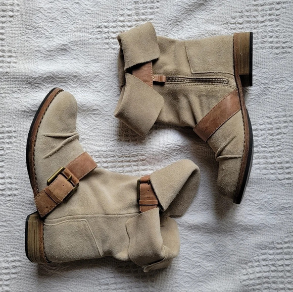 Modern Vintage Slouched Over the Ankle Zip up Belted Stacked Heel Boots - Picture 4 of 13